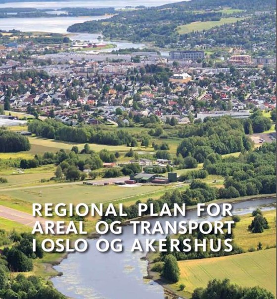 Forsiden av regional plan viser Lillestrøm og jordbruksområder og vassdrag.  