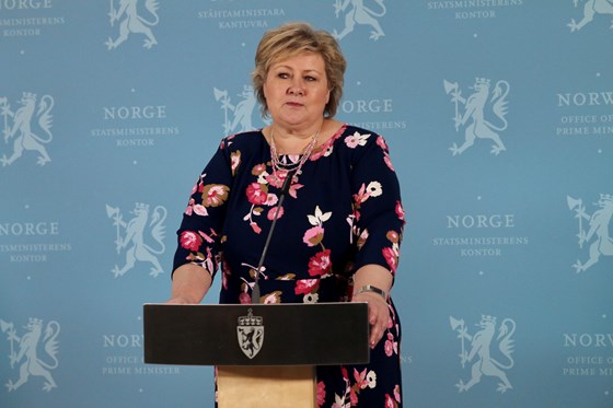 Solberg at press conference for children