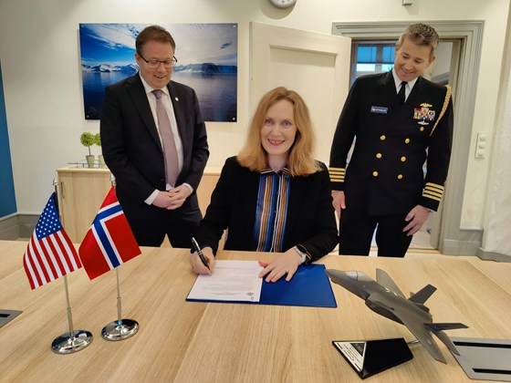 Rekordavtale signert i dag med amerikanske myndigheter om kjøp av missiler til norske F-35 kampfly verdt cirka fem milliarder kroner.