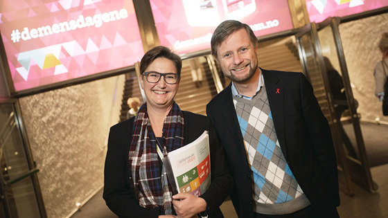 Kari Midtbø Kristiansen og Bent Høie. Foto: Kompetansetjenesten.