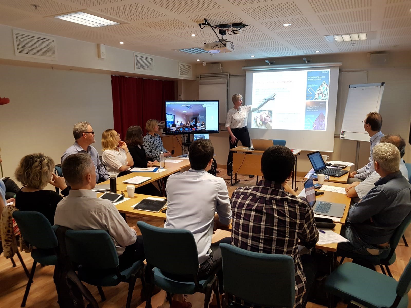 I juni 2019 arrangerte Trondheim et seminar om klimatilpasning i Norge og Trondheim. Her orienterer Ellen-Birgitte Strømø om utfordringer knyttet til havnivåstigning.