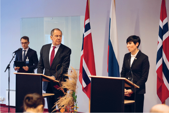 Figur 2.5 Forholdet til Russland er en viktig faktor i norsk utenrikspolitikk. Det praktiske bilaterale samarbeidet med Russland videreføres på områder av felles interesse. Her fra frigjøringsmarkeringen i Kirkenes 25. oktober 2019. 