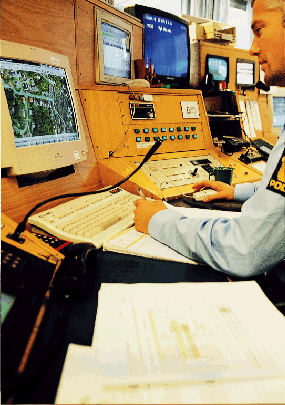 Figur 2-1 Operasjonssentralen: Et teknologisk uttrykk for politiets tilgjengelighet og handlekraft.
(Foto: Stig Kolstad)