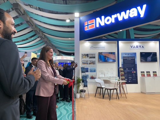 The Minister cut the ribbon at the Norwegian pavilion at India Maritime Week.