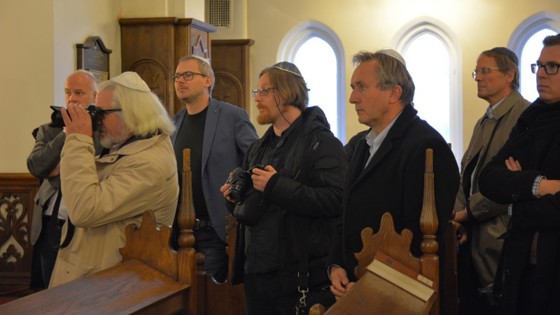 Pilegrimsvandrerne i synagogen i Oslo.