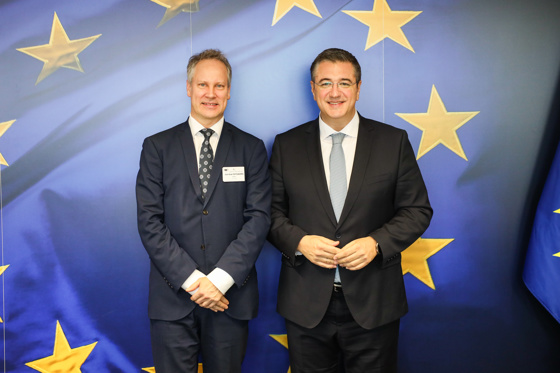 Samferdselsminister Jon-Ivar Nygård og transportkommissær Apostolos Tzitzikostas