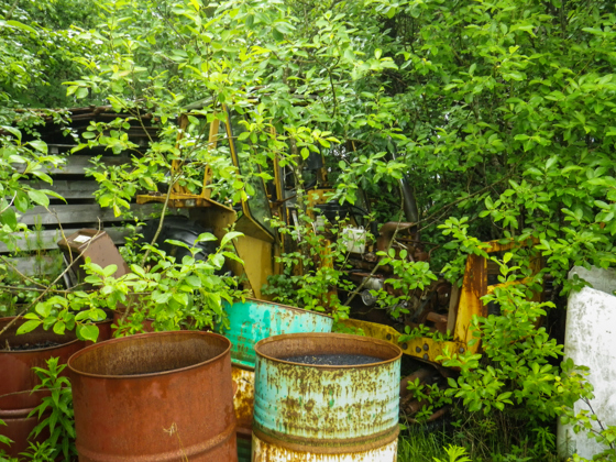 Eksempel på mekanisk utstyr som har blitt til avfall.