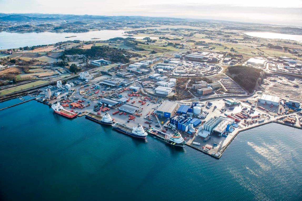 Et bilde som inneholder vann, utendørs, natur, kyst

Automatisk generert beskrivelse