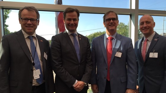 Frå venstre: Generalkonsul Morten Paulsen, statssekretær Lars Jacob Hiim, John Hurter fra Intsok, Ken Huste, Innovasjon Norge. 