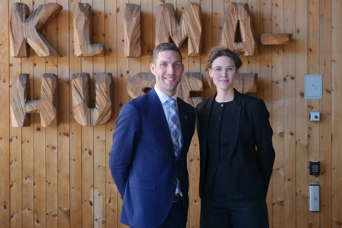 Klima- og miljøminister Andreas Bjelland Eriksen og utvalgsleiar Ingrid Hjort.