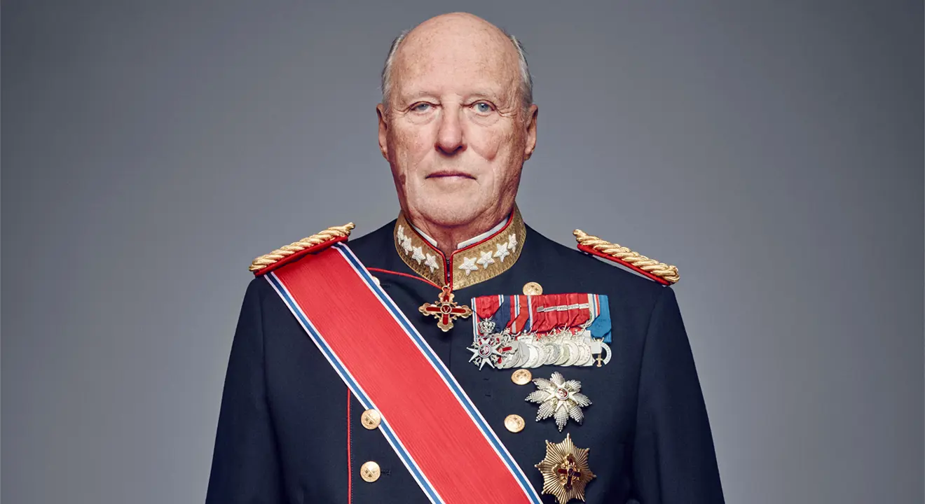 Kong Harald V i gallauniform