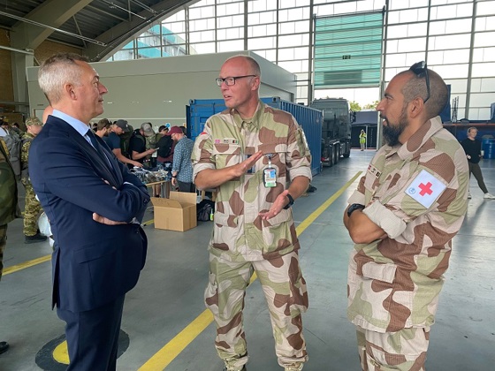 Forsvarsministeren tok imot norske soldater på Gardermoen