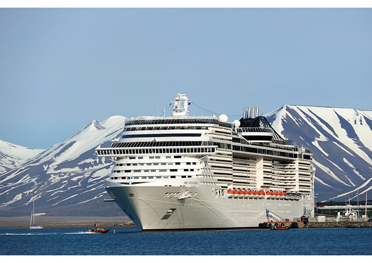 Figur 6.4 Cruiseskip i Longyearbyen havn.
