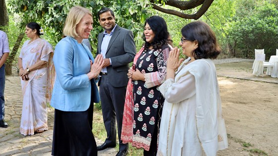 Anniken Huitfeldt møter MR-aktivister i India