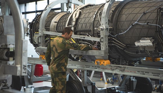 Fem steder i verden skal vedlikeholde motorene til F-35.