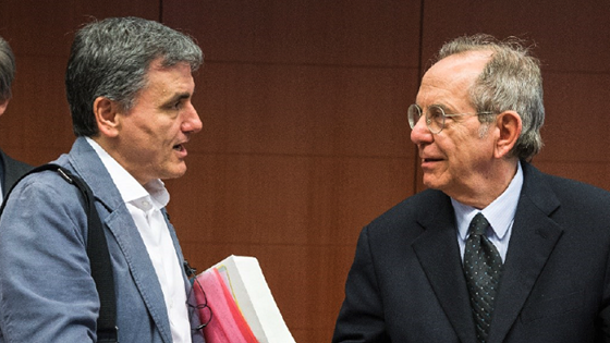Den greske finansministeren Euclid Tsakalotos og Italias minister for økonomi og finans, Pier Carlo Padoan. Foto: European Union. 