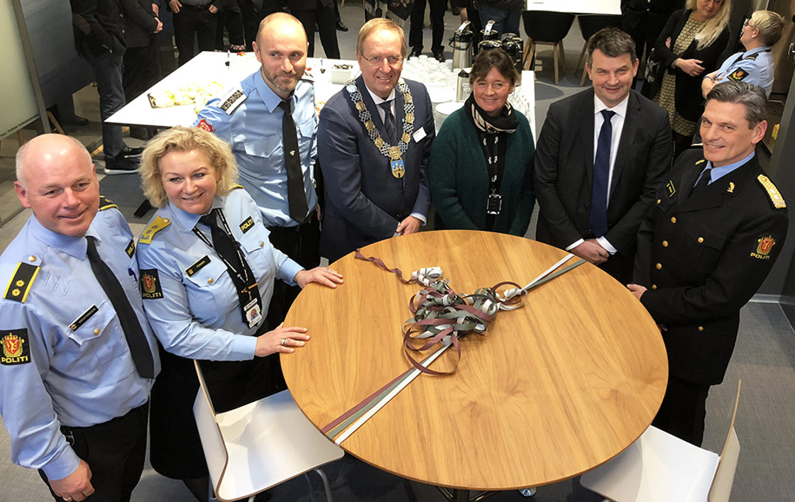 Fra åpningen av den nye samlokaliserte sentralen for politi og brann i Tønsberg.