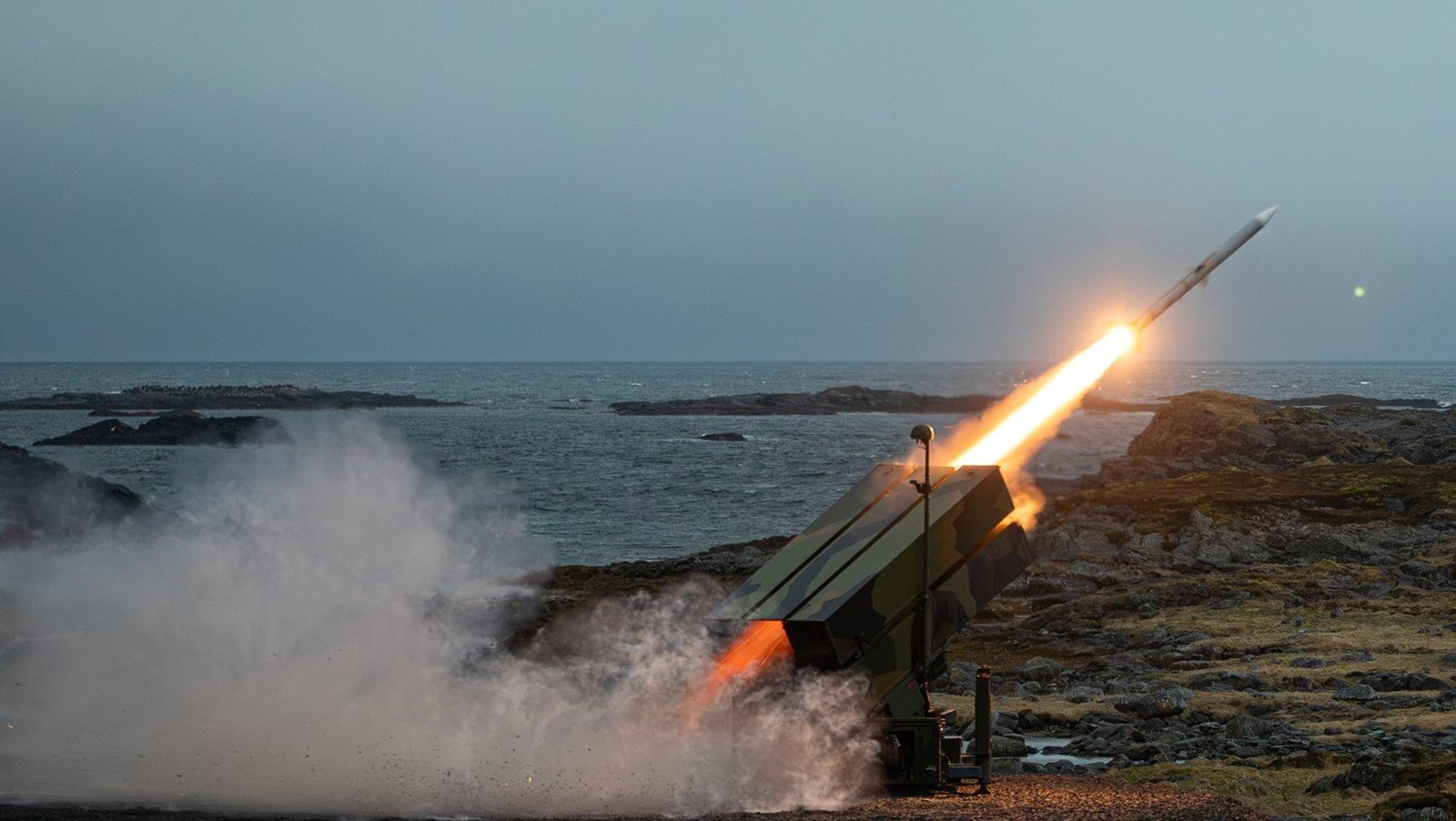 La Norvegia stipula un accordo di cooperazione con KONGSBERG e Raytheon per sviluppare ulteriormente il sistema di difesa aerea NASAMS