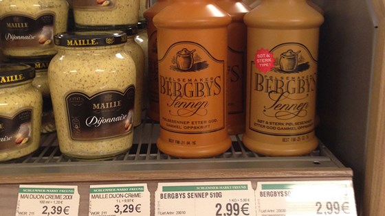 Bergby’s sennep fra Porsgrunn er allerede i hyllene i butikken Schlemmer-markt i Kiel.