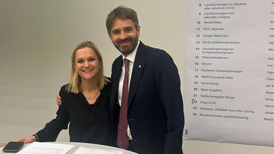 Statssekretær Ellen Rønning-Arnesen og helse- og omsorgsminister Jan Christian Vestre under innspillsmøtet om selvmordsforebygging