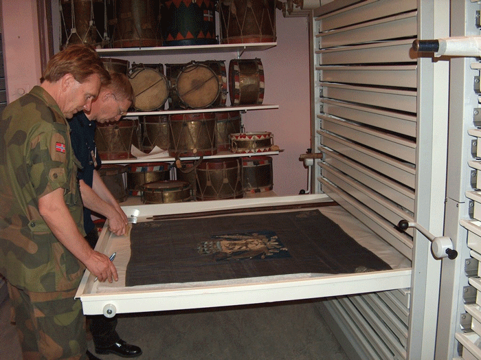 Figur 6.1 Oppbevaring av faner ved Forsvarsmuseet