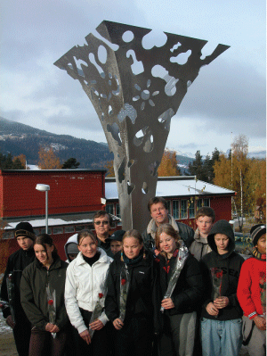 Figure 3.2 The large sculpture made by the pupils with the help of the sculptor Rolf Starup now stands in the school playground.