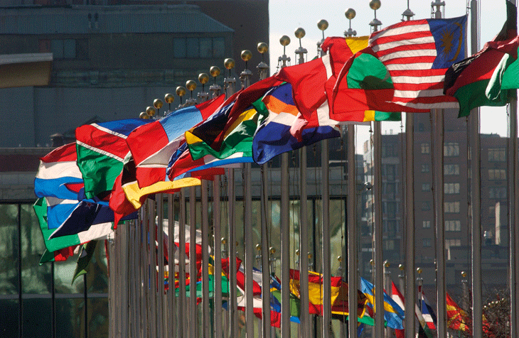 Figur 7.1 FN og utviklingsbankene er viktige møteplasser for alle verdens land. De skal brukes aktivt for å fremme rettferdig fordeling. 