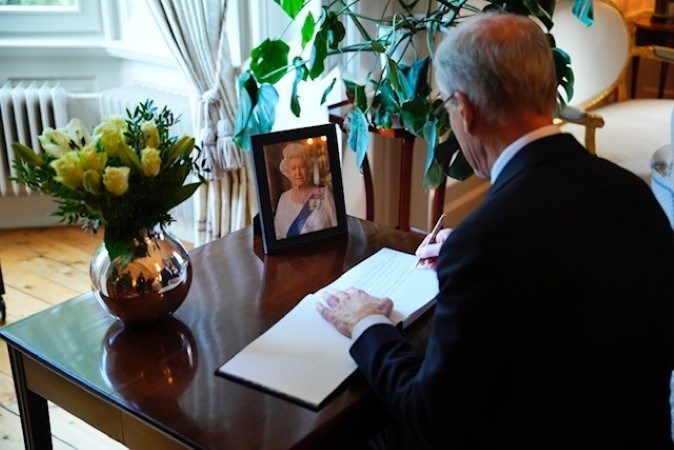 The Prime Minister signs a condolence protocol for Queen Elizabeth II