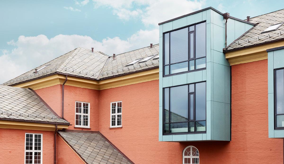 Photo of Nykronborg School, Bergen. Client: Bergen municipality. Architect/Landscape architect: Ar-kitektgruppen CUBUS AS. Photo: Stine Østby