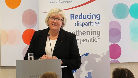 EØS- og EU-minister Elisabeth Aspaker under lanseringen av den nye programperioden for EØS-midlene. Foto: Simon Johannsson, EU-delegasjonen