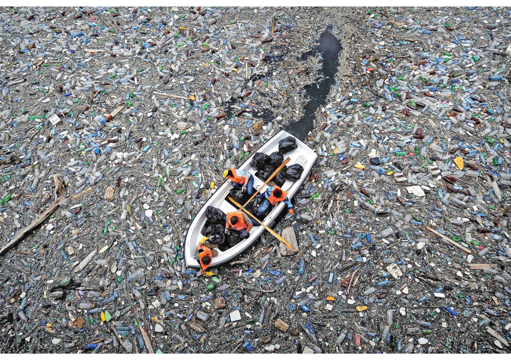 Figure 6.4 After a proposal from Norway, it was agreed in May 2019 to tighten control of the international plastic waste trade and establish a partnership between governments, the private sector and organisations to improve the handling of plastic waste. 
