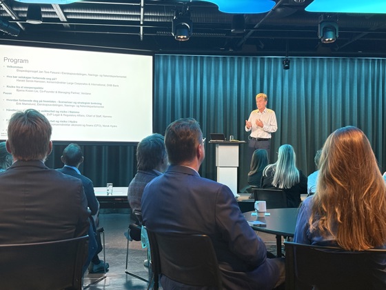 Jan Tore Føsund, ekspedisjonssjef i Eierskapsavdelingen i Nærings- og fiskeridepartementet ønsker velkommen.