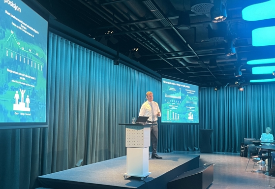 Bilde av Harald Serck-Hanssen, konserndirektør Large Corporates & International, DNB Bank. Bilde er tatt under fagsamlingen 25. august 2025.