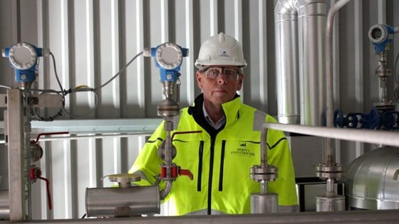 I Herøya Industripark har prosjektleder Rolf Olaf Larsen testlokaler til rådighet for aktører som ønsker å ta forskningen sin fra laben til industriell storskalaproduksjon. 