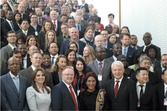 Figur 2.8 Fiskeriminister Per Sandberg og generalsekretær i Nordisk ministerråd Dagfinn Høybråten saman med fiskeriministrane frå Ecuador og Indonesia på Det internasjonale symposiet mot fiskerikriminalitet i september 2017 
