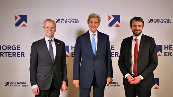  Jonsernsjef i Yara Svein Tore Holsether, USAs spesialutsending for klima, John Kerry og næringsminister Jan Christian Vestre