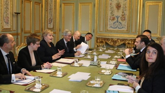 Møte i Elyséepalasset i Paris.