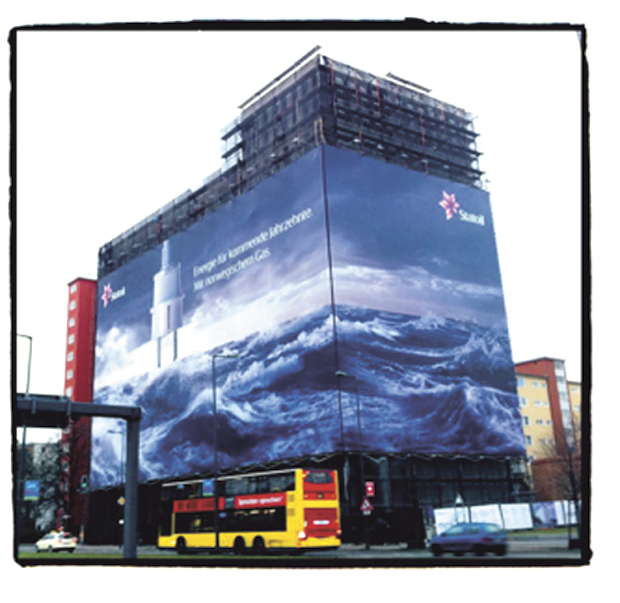 Figur 19.1 I 2011 kjørte Statoil store kampanjer for salg av norsk gass i Tyskland. Denne reklamen på Europaplatz i Berlin var på 1700 kvm.