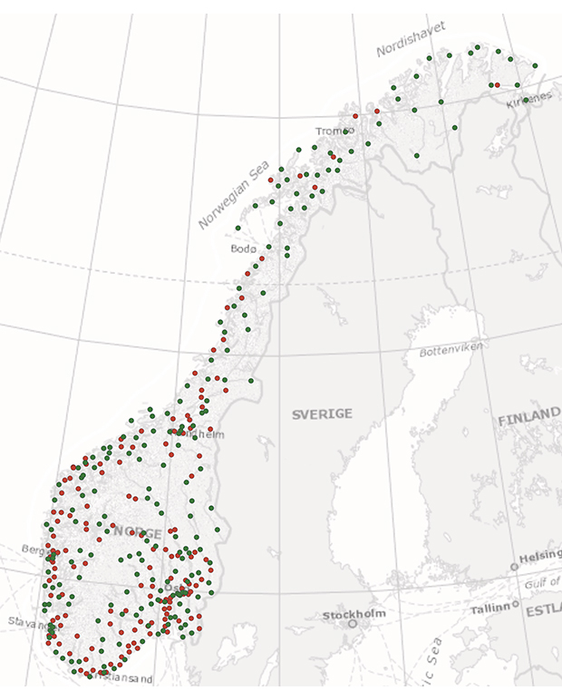 Figur 12.32 Tjenestesteder som kreves for å møte etablerte kriterier, inkludert manuell justering, markert med grønne sirkler. Eksisterende tjenestesteder som ikke kreves for å imøtekomme kriteriene er markert med røde sirkler.