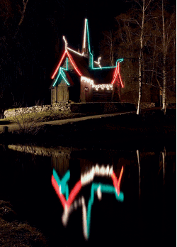 Figur 4.21 Hot Spot: Med fokus på hvordan juletradisjonene endres over tid, satte Maihaugen nytt lys på Garmo stavkirke 13.-22. desember 2006. Riksantikvaren godkjente lyssettingen.
