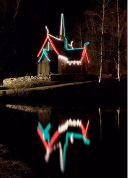 Figur 4.21 Hot Spot: Med fokus på hvordan juletradisjonene endres over tid, satte Maihaugen nytt lys på Garmo stavkirke 13.-22. desember 2006. Riksantikvaren godkjente lyssettingen.