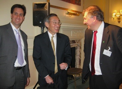 Fra venstre: Energi- og klimaminister i Storbritannia, Ed Milliband, USAs energiminister Steven Chu og olje- og energiminister Terje Riis-Johansen under CSLF-møtet i London. Foto UC/OED