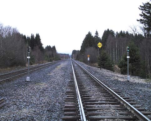 Figur 4.9 Togsporsignal med slukket lys på Rudstad stasjon sett
 sydfra