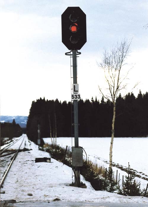 Figur 4.10 Rødt utkjørssignal fra Rudstad stasjon sett
 sydfra