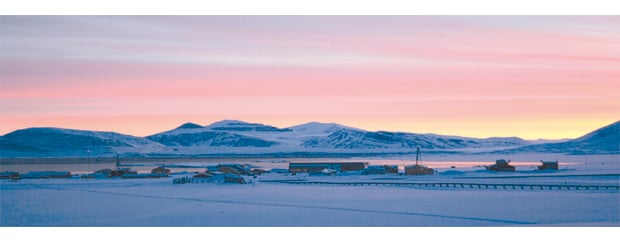 Figur 5.6 Kings Bay AS is categorised under Category 4. The photograph shows Ny-Ålesund on Spitsbergen, where the company is based.