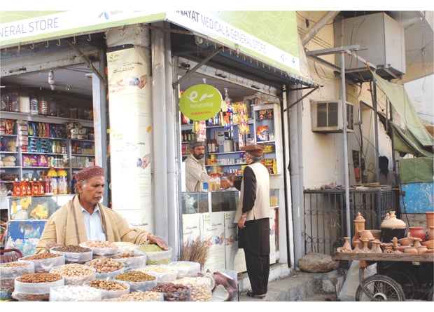 Figur 5.8 The photograph shows the sale of Easypaisa, which is Pakistan’s first financial service to be offered outside the branch networks of the banks by Telenor Pakistan.