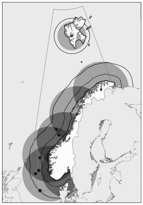Figur 5.1 Viser dekningsområdet innen to timer til de nye redningshelikoptre med seks baser på fastlandet på 100 % beredskap og tilstedevakt med 15 minutters reaksjonstid og nye redningshelikoptre på Svalbard med 95 % beredskap og 60 minutters reaksjonstid. De...