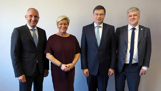 Finansminister Siv Jensen (FrP) møtte visepresident i EU-kommisjonen Valdis Dombrovskis i Brussel