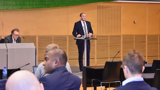 Landbruks- og matminister Jon Georg Dale presenterer Melding til Stortinget - pelsdyrnæreinga.