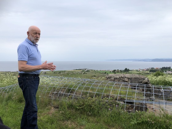 Reinert Kjølleberg og utsyn over Listalandskapet.